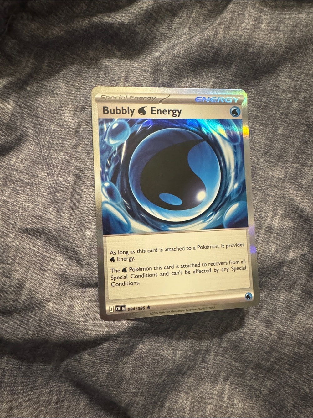 Bubbly Water Energy Holofoil Card